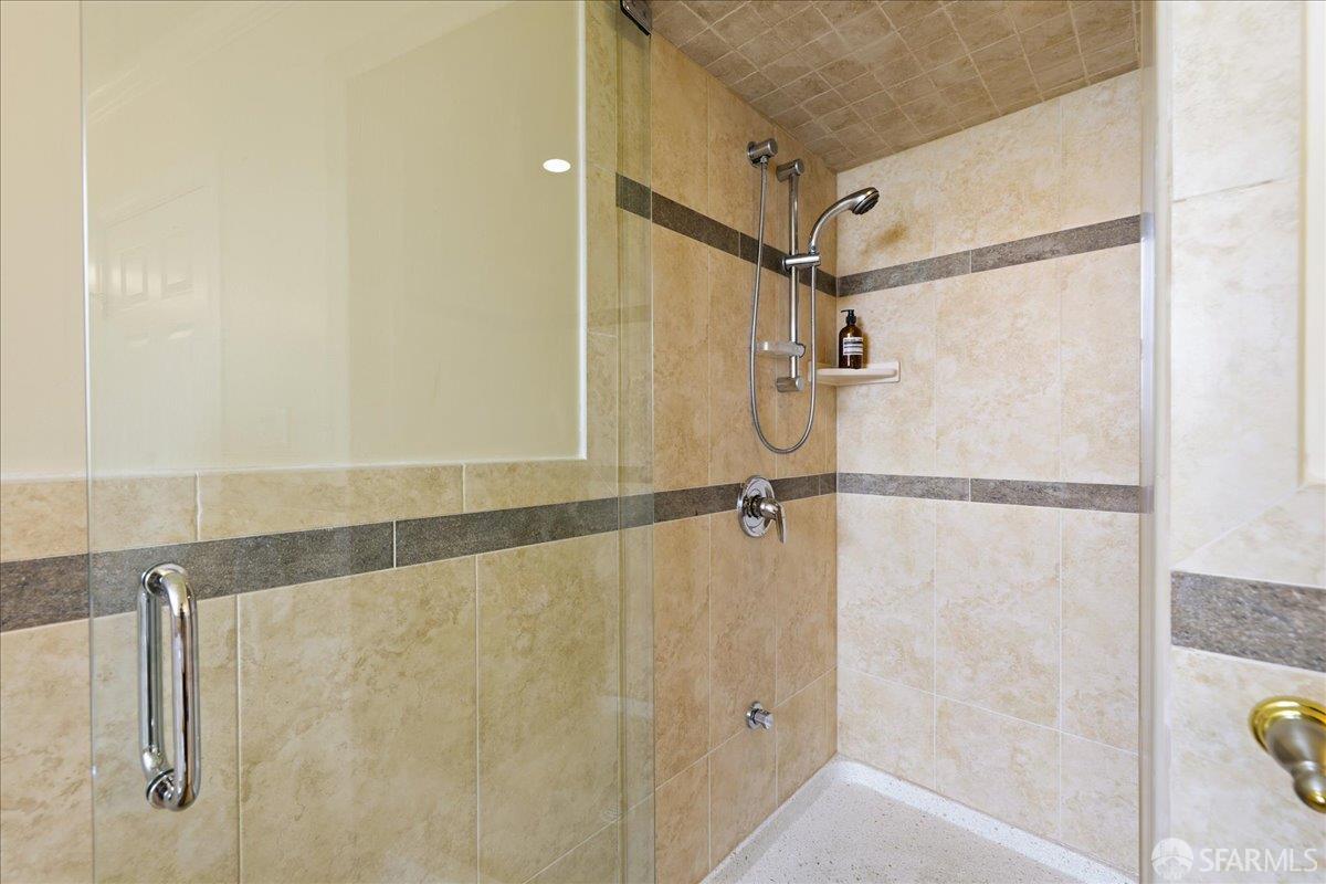 Detail Gallery Image 30 of 44 For 631 18th Ave, San Francisco,  CA 94121 - 4 Beds | 1/1 Baths