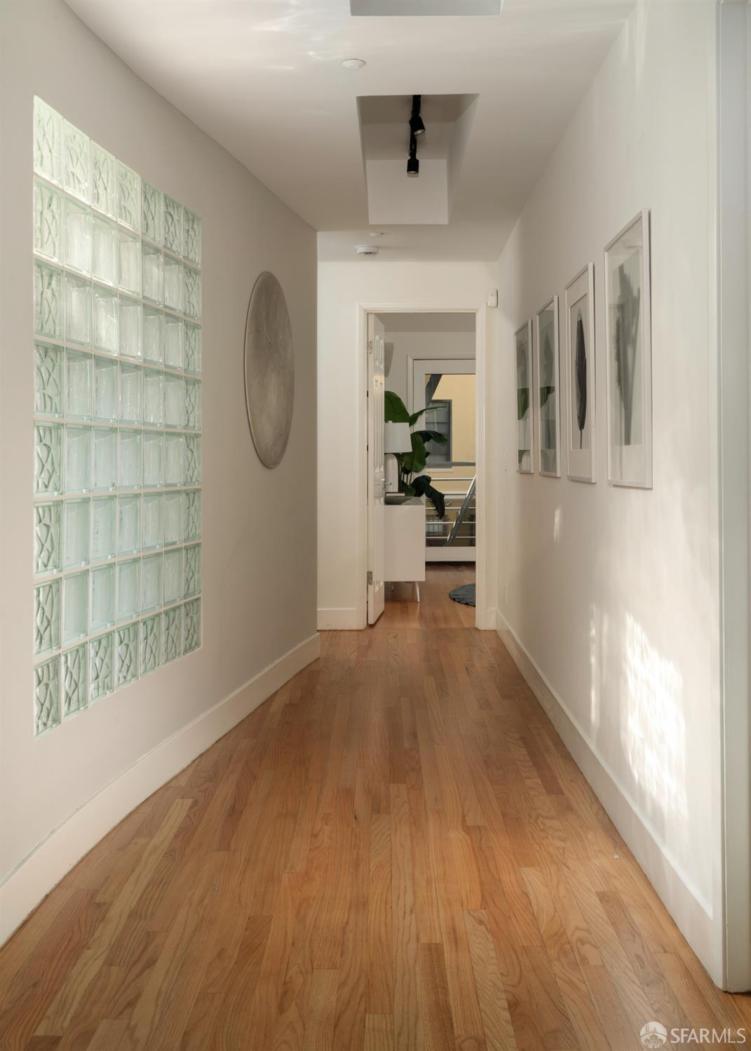 Detail Gallery Image 14 of 45 For 3011 Baker St, San Francisco,  CA 94123 - 4 Beds | 3/1 Baths