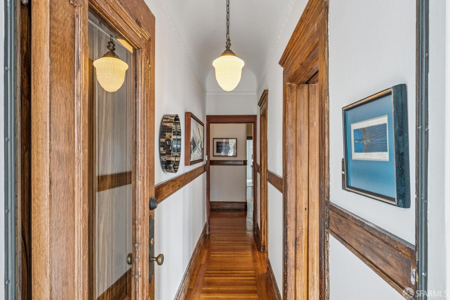 Detail Gallery Image 8 of 61 For 4040 17th St, San Francisco,  CA 94114 - 5 Beds | 2 Baths