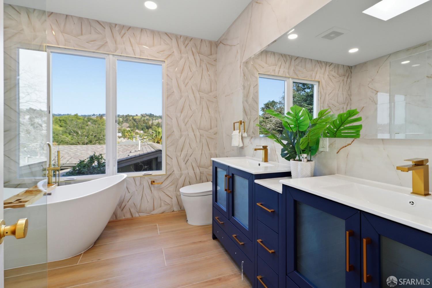 Detail Gallery Image 33 of 87 For 21 Cambridge Way, Piedmont,  CA 94611 - 5 Beds | 5 Baths