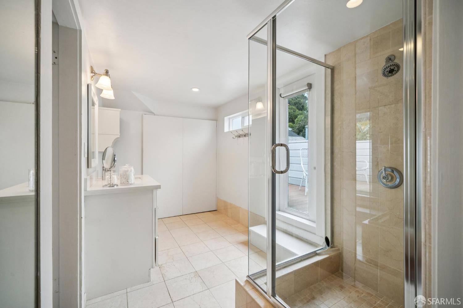 Detail Gallery Image 32 of 44 For 2112 Pine St #B,  San Francisco,  CA 94115 - 3 Beds | 2 Baths