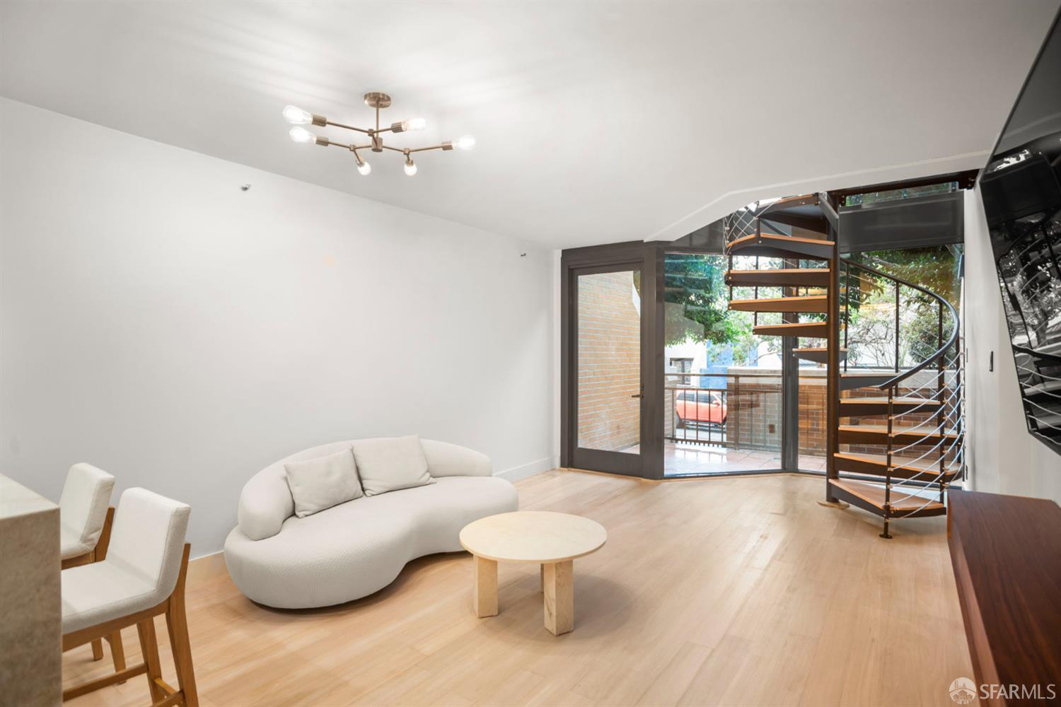 Detail Gallery Image 4 of 26 For 101 Lombard St #11,  San Francisco,  CA 94111 - 1 Beds | 1 Baths