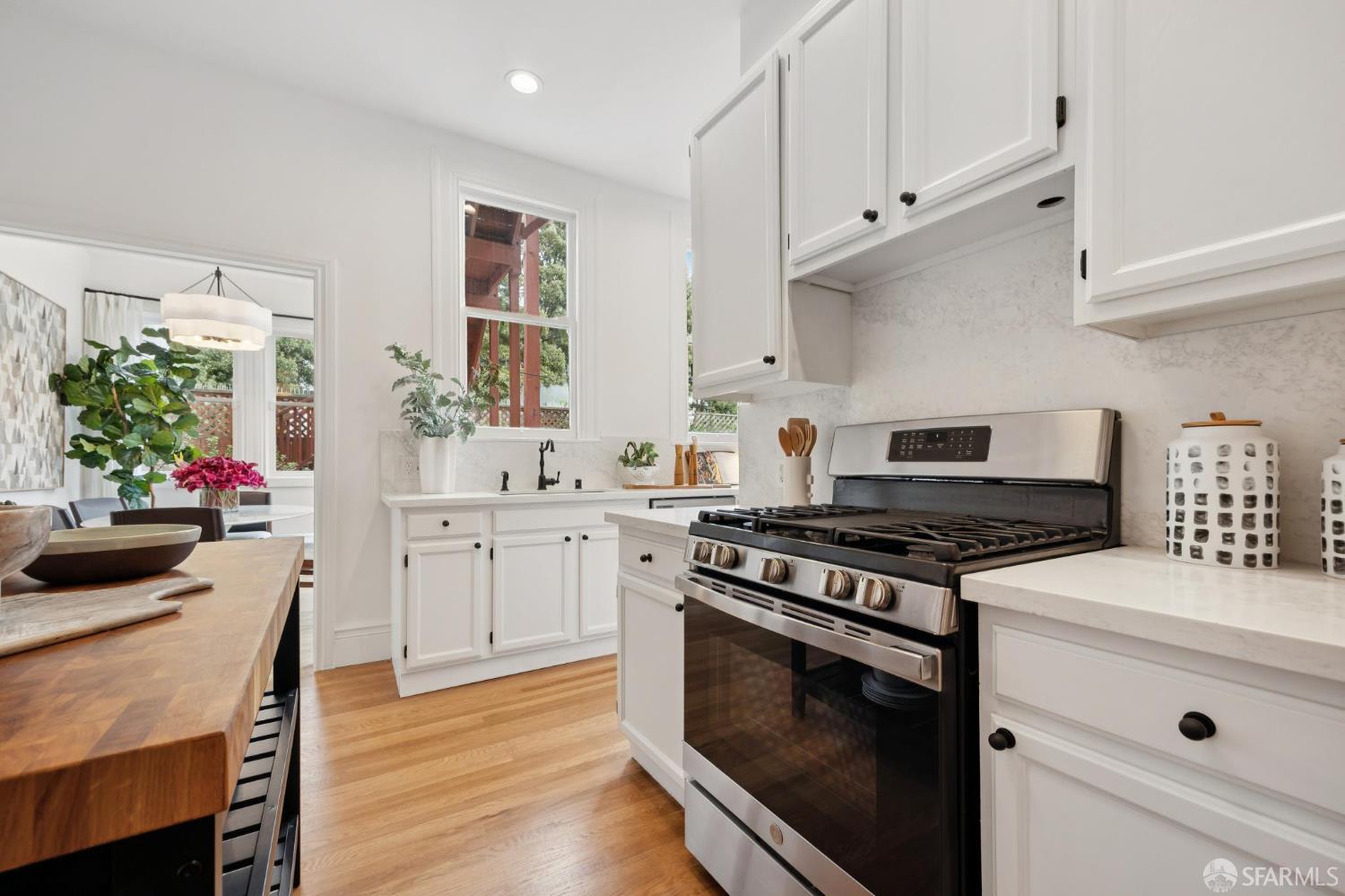 Detail Gallery Image 14 of 31 For 1454 Hayes St, San Francisco,  CA 94117 - 3 Beds | 2 Baths