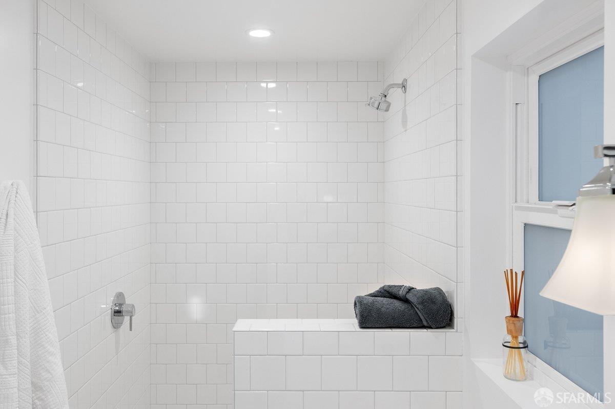 Detail Gallery Image 22 of 47 For 76 Gladys St, San Francisco,  CA 94110 - 3 Beds | 2 Baths