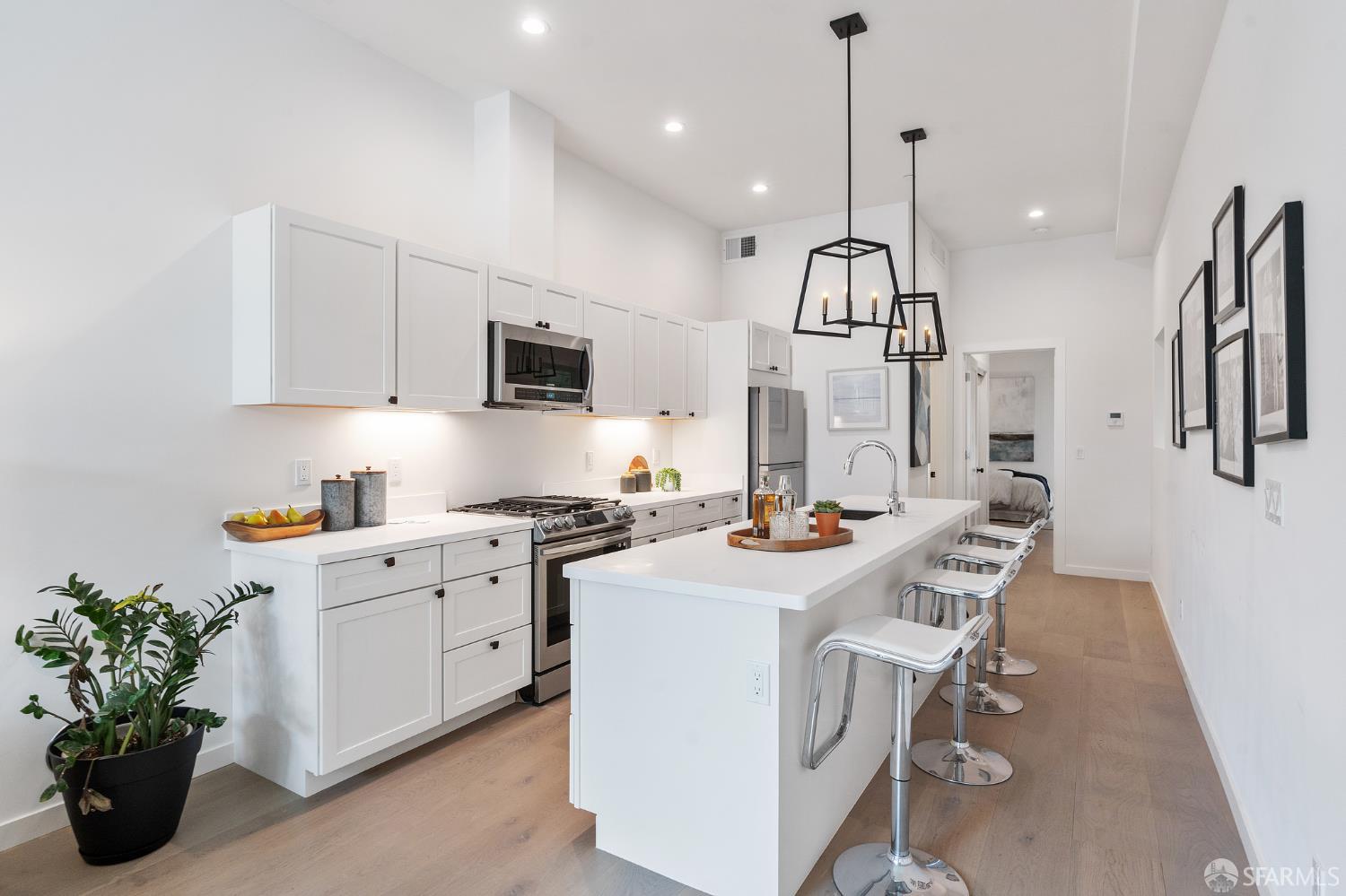 Photo #3: 426103253 Listing: Photo #3