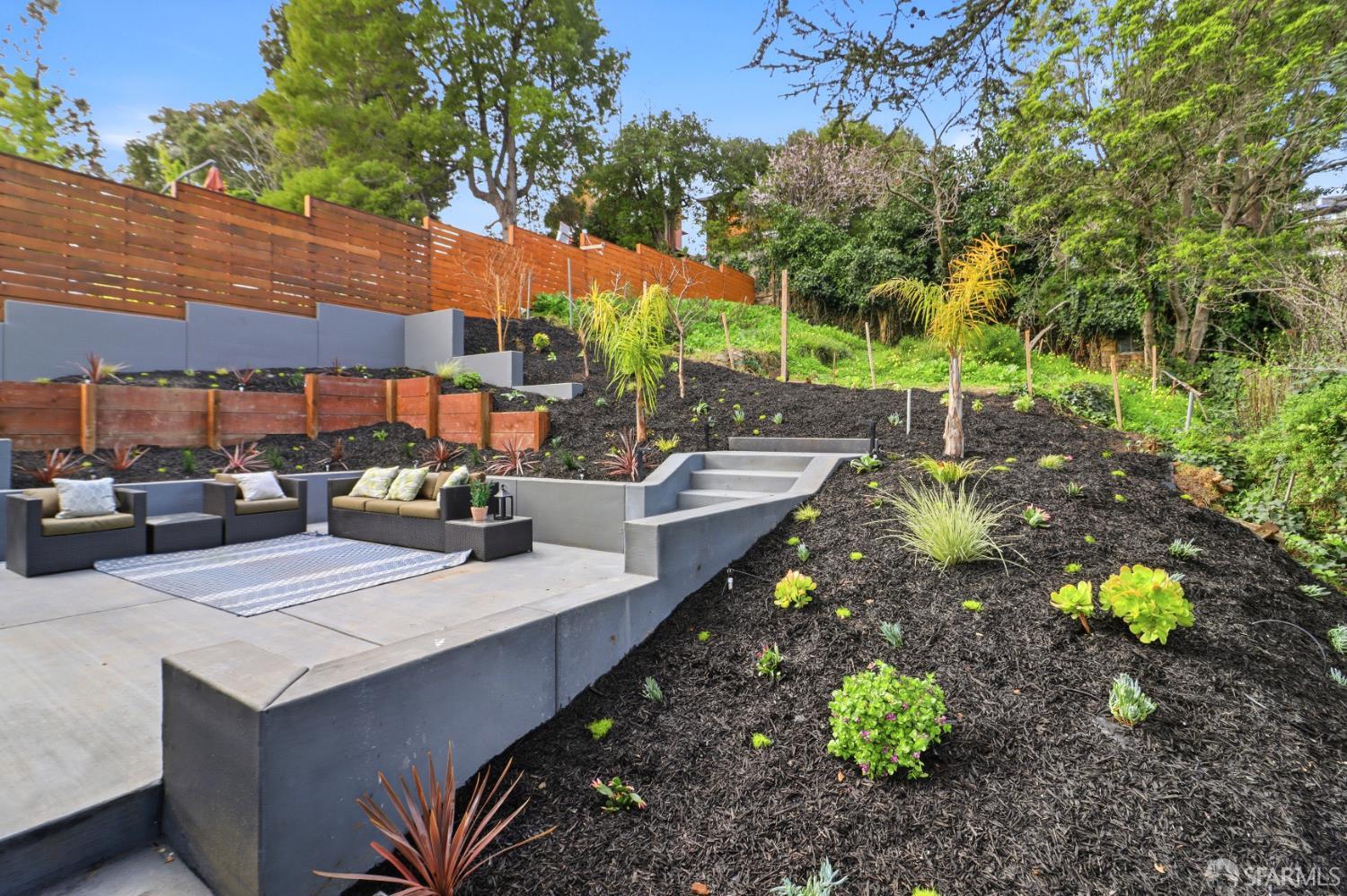 Detail Gallery Image 56 of 87 For 21 Cambridge Way, Piedmont,  CA 94611 - 5 Beds | 5 Baths