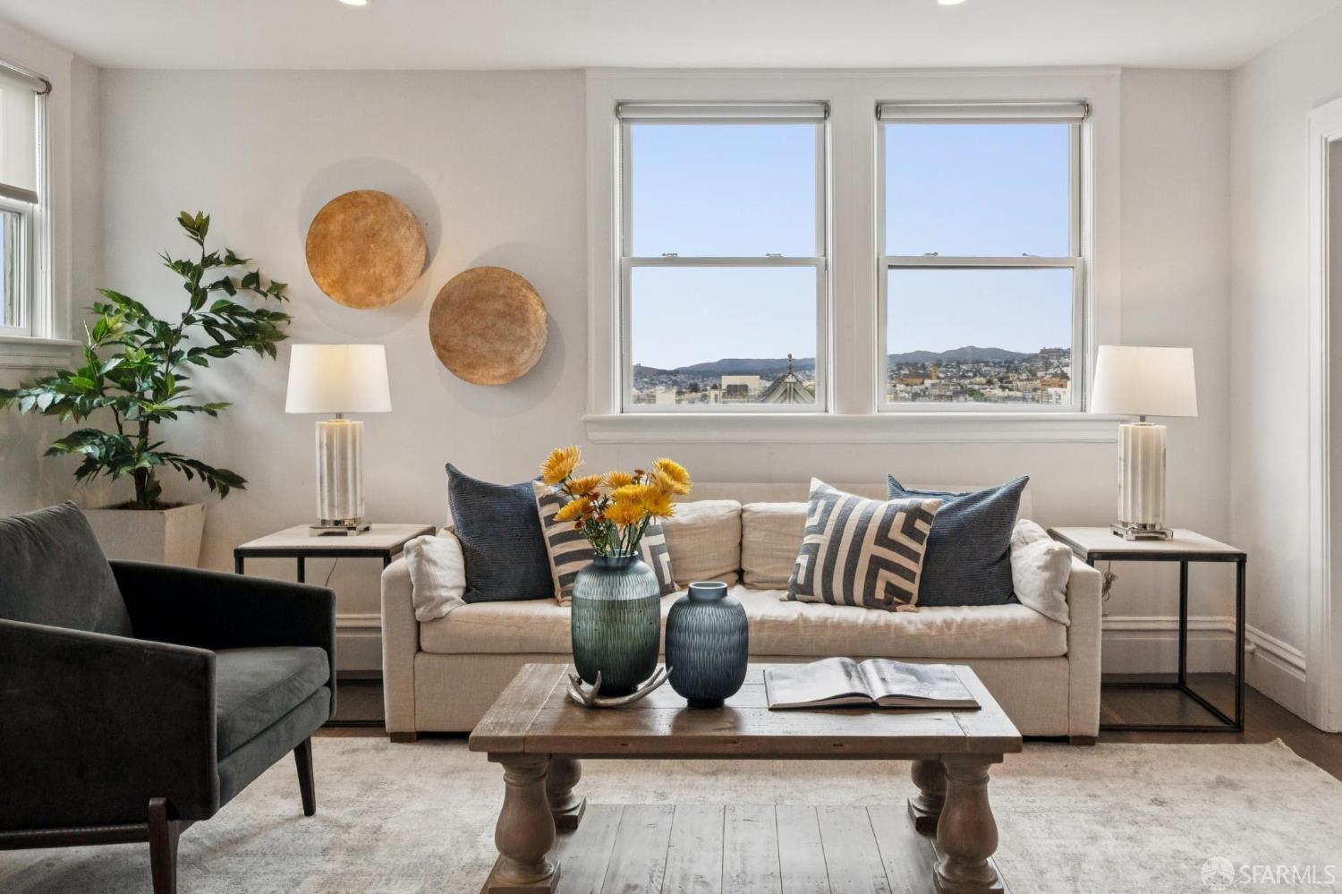 Detail Gallery Image 5 of 44 For 2112 Pine St #B,  San Francisco,  CA 94115 - 3 Beds | 2 Baths