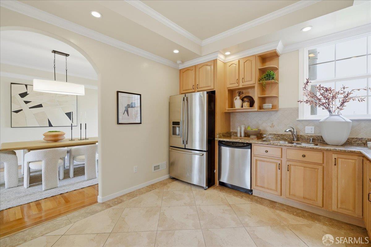 Detail Gallery Image 20 of 44 For 631 18th Ave, San Francisco,  CA 94121 - 4 Beds | 1/1 Baths