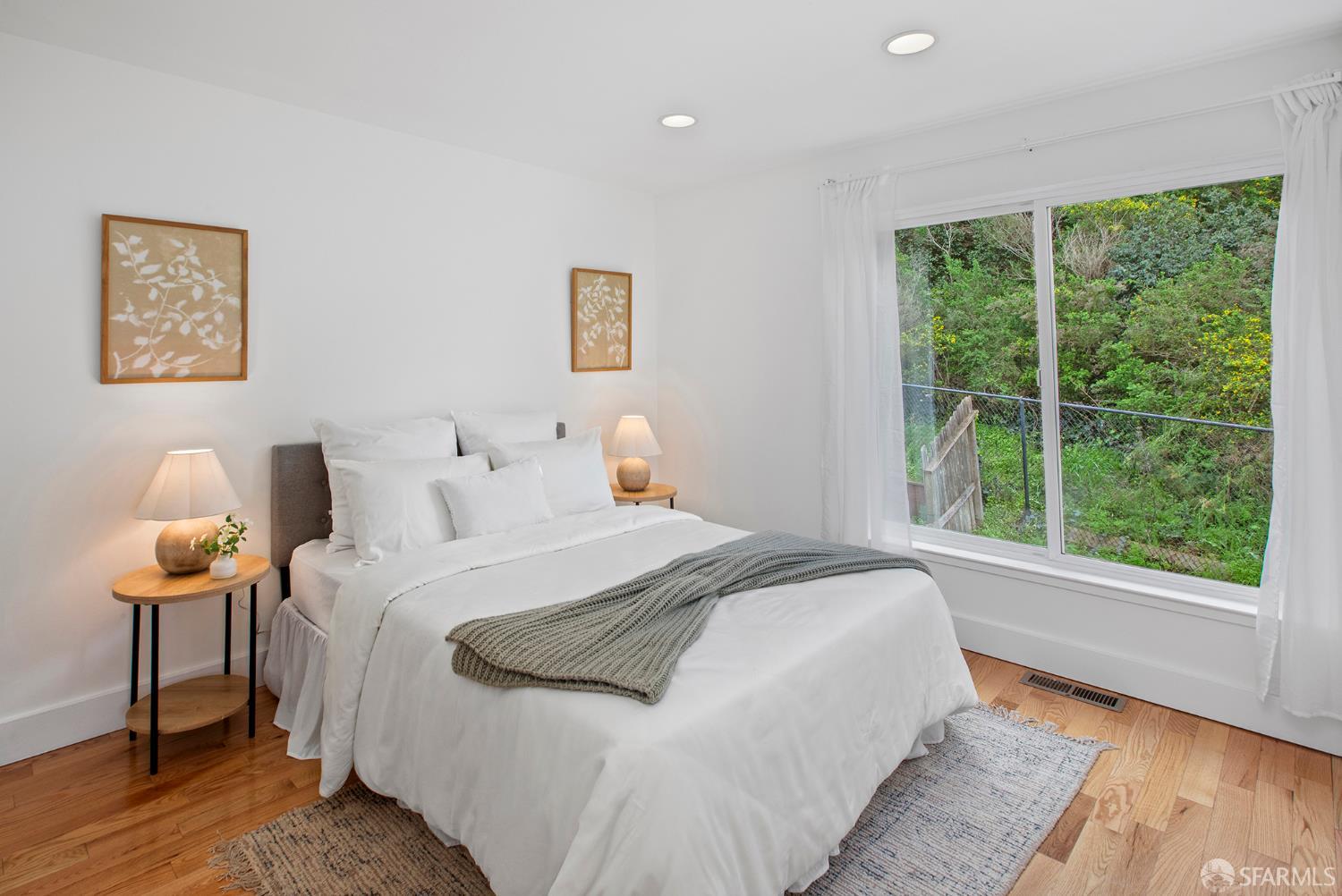 Detail Gallery Image 19 of 57 For 15 Le Conte Cir, San Francisco,  CA 94124 - 4 Beds | 2/1 Baths