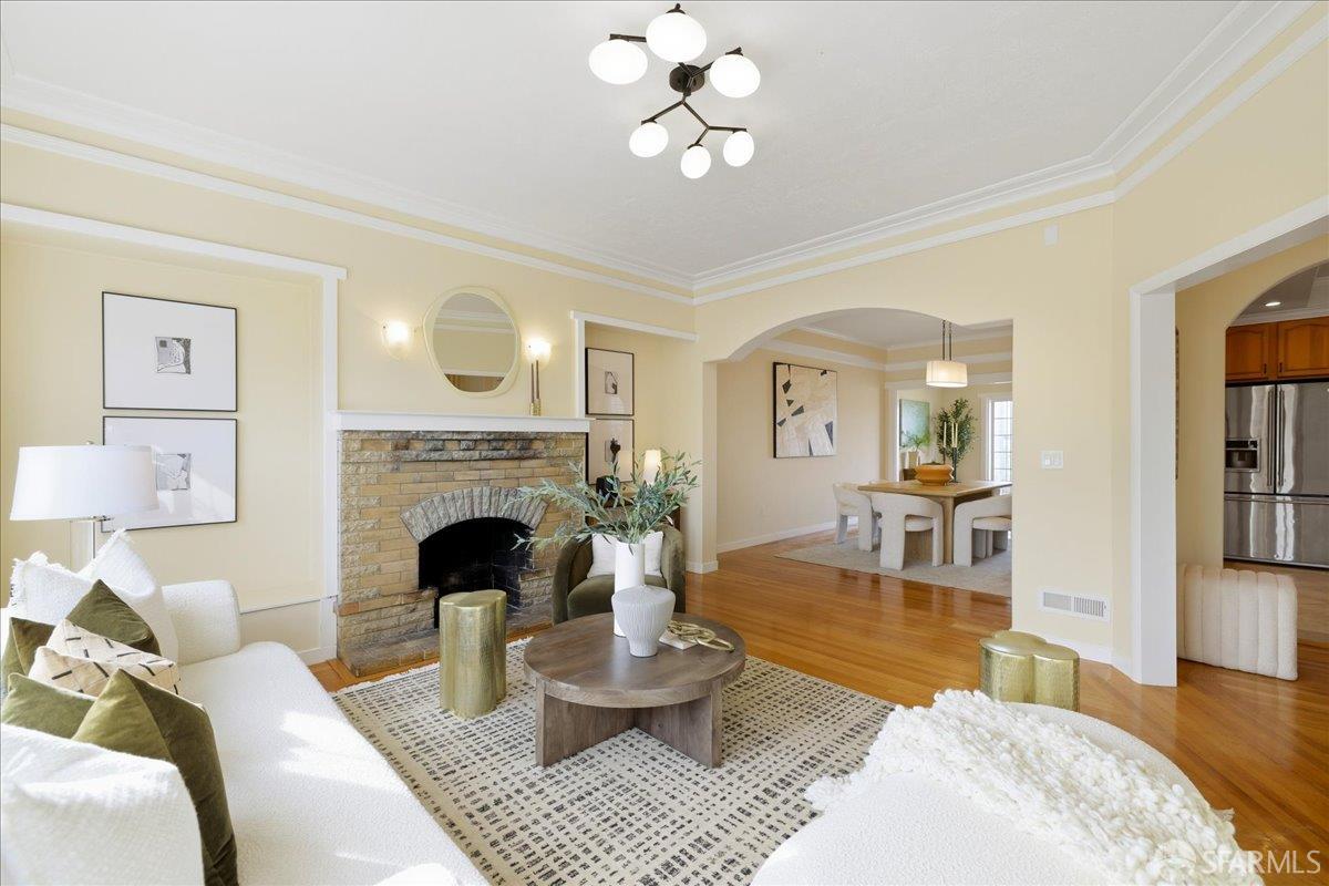 Detail Gallery Image 4 of 44 For 631 18th Ave, San Francisco,  CA 94121 - 4 Beds | 1/1 Baths