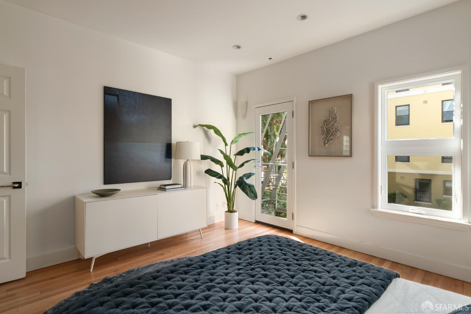 Detail Gallery Image 16 of 45 For 3011 Baker St, San Francisco,  CA 94123 - 4 Beds | 3/1 Baths