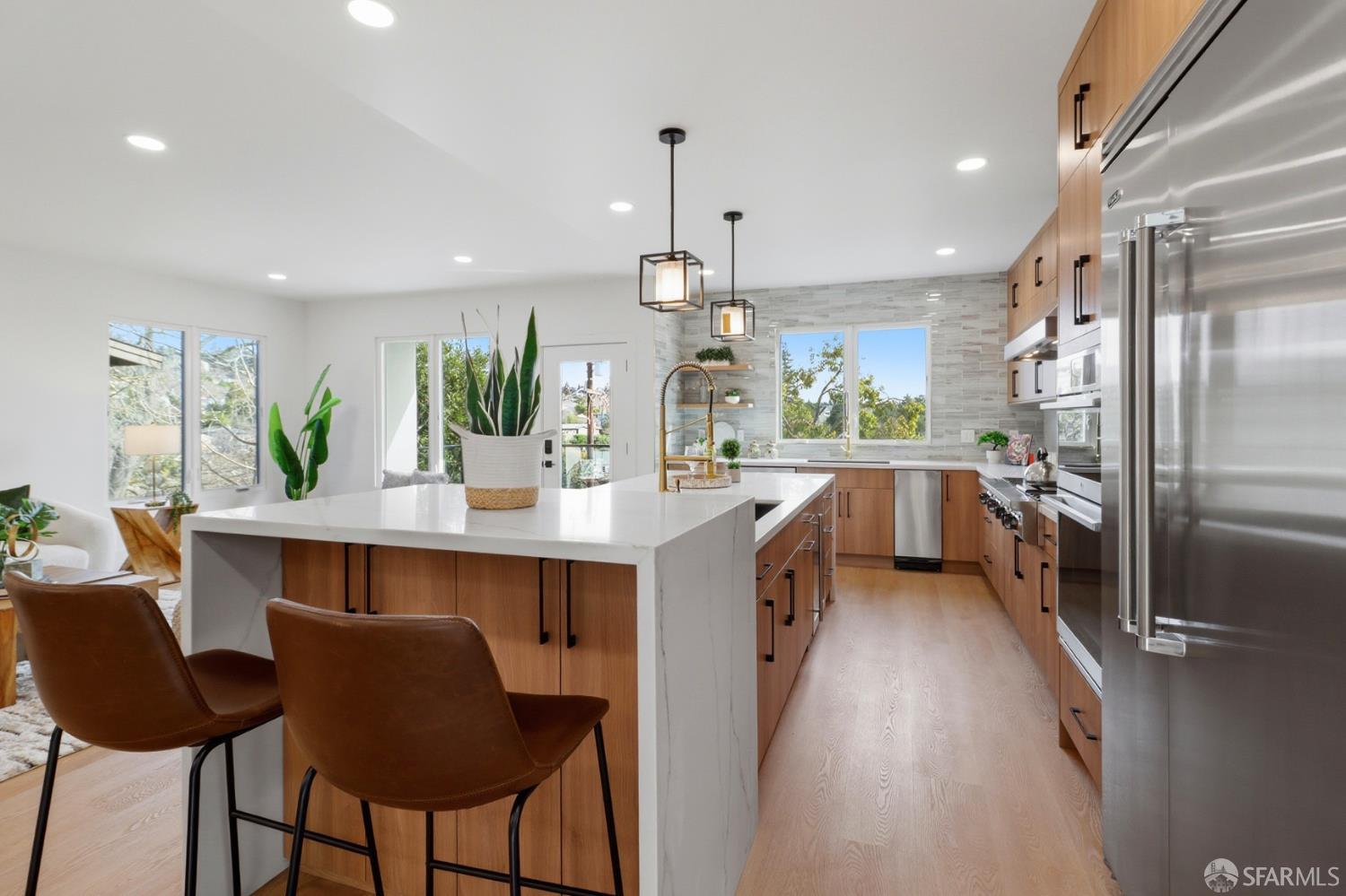 Detail Gallery Image 15 of 87 For 21 Cambridge Way, Piedmont,  CA 94611 - 5 Beds | 5 Baths