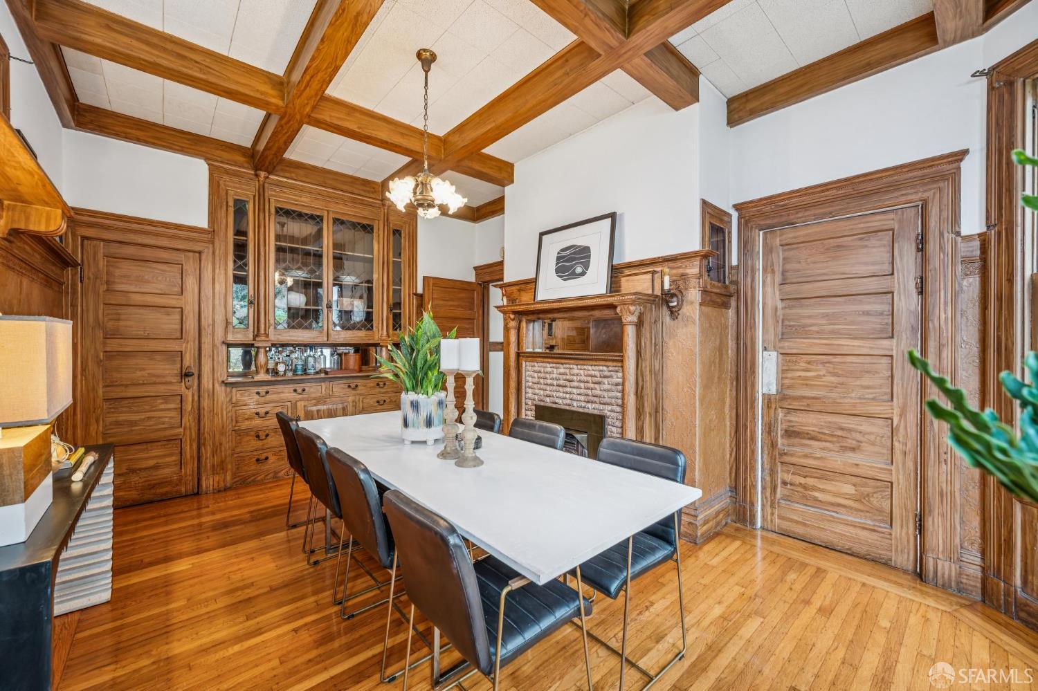 Detail Gallery Image 16 of 61 For 4040 17th St, San Francisco,  CA 94114 - 5 Beds | 2 Baths