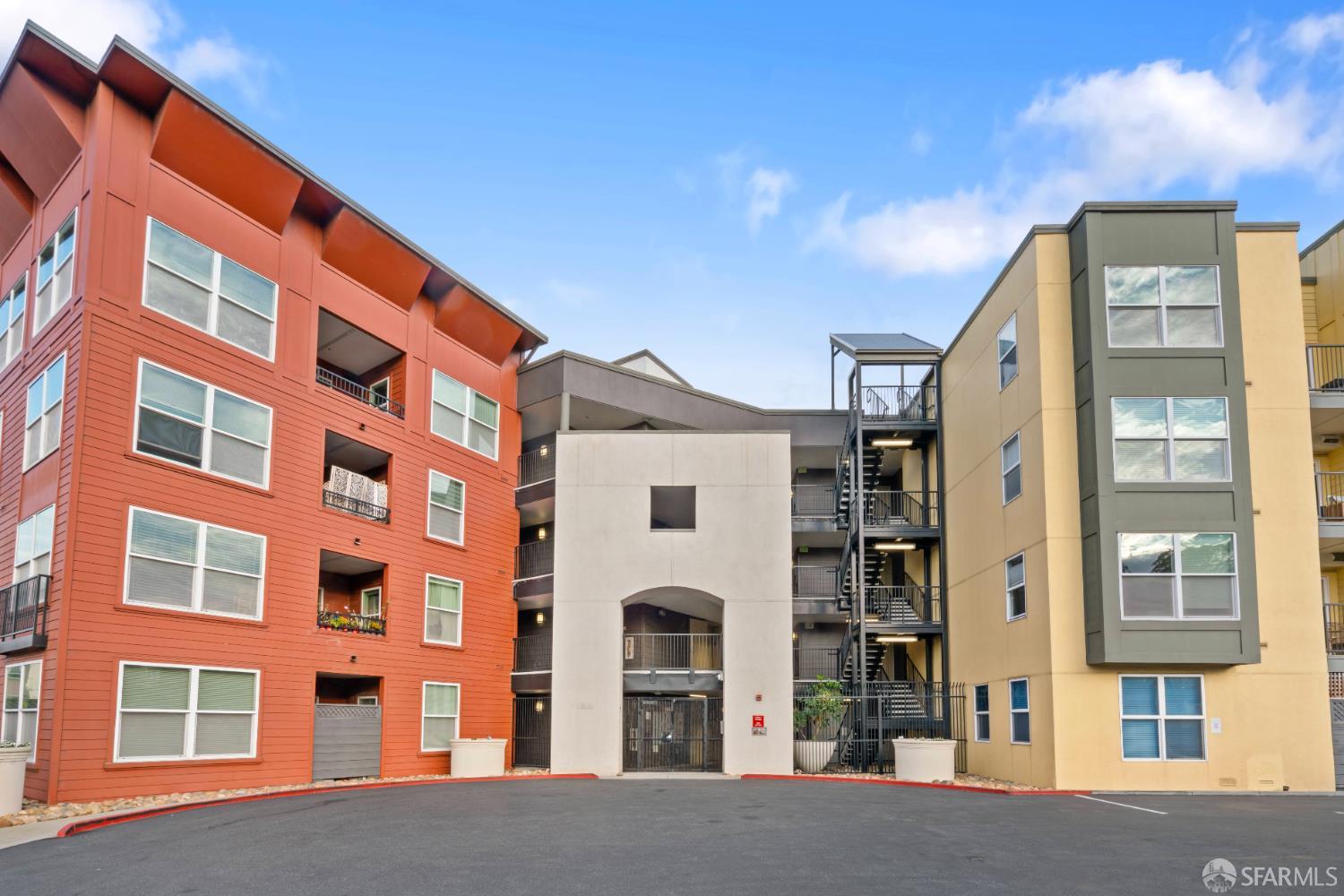 Detail Gallery Image 2 of 55 For 8400 Oceanview Ter #208,  San Francisco,  CA 94132 - 2 Beds | 2 Baths