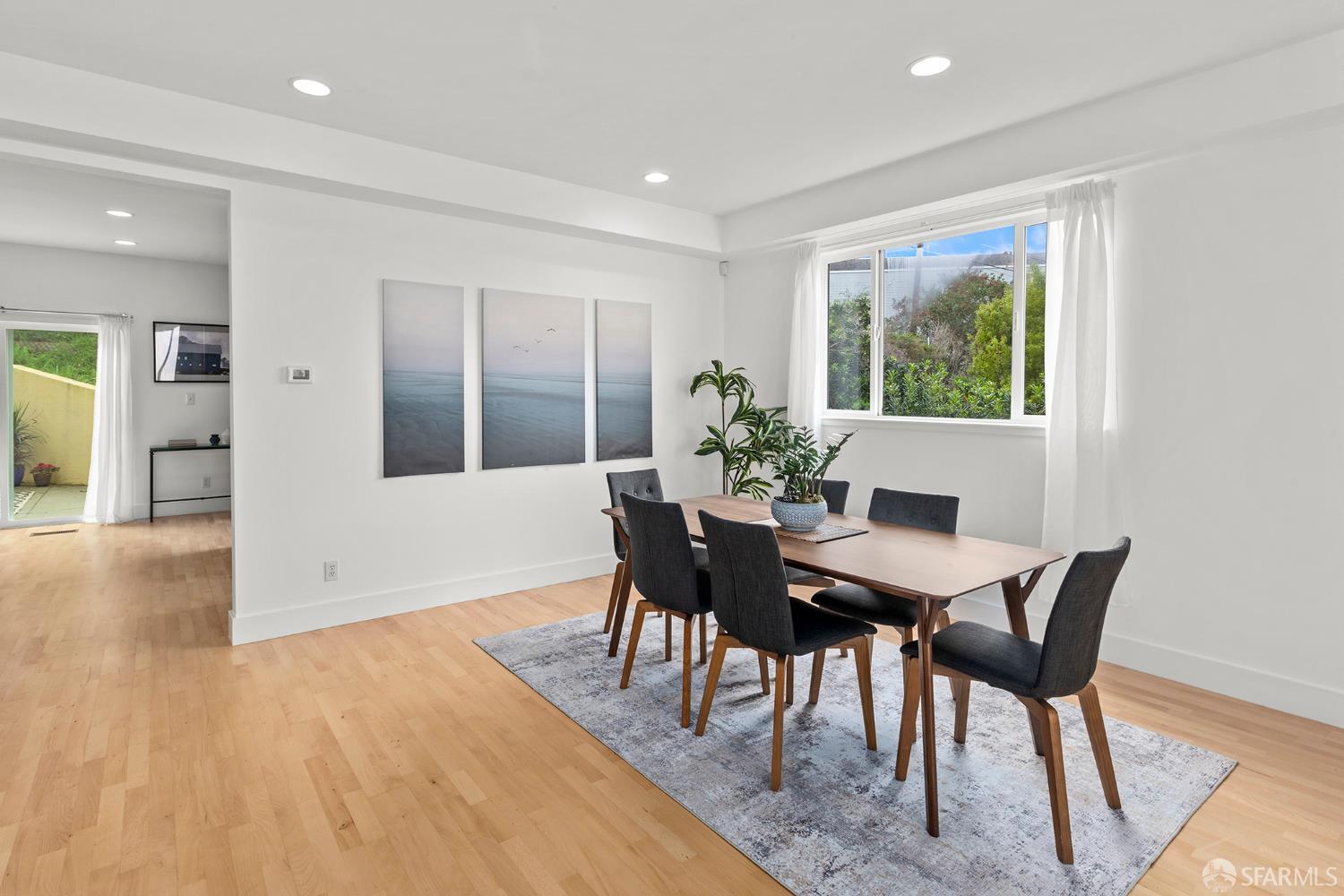 Detail Gallery Image 6 of 57 For 15 Le Conte Cir, San Francisco,  CA 94124 - 4 Beds | 2/1 Baths