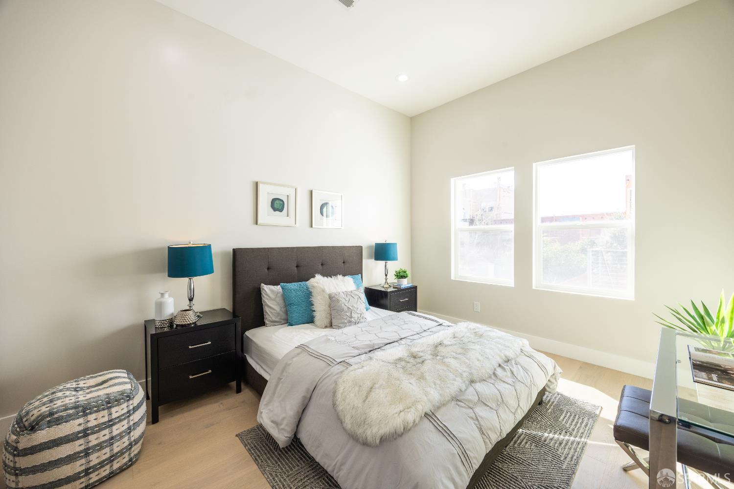 Detail Gallery Image 12 of 60 For 1080 Hampshire St, San Francisco,  CA 94110 - 5 Beds | 4 Baths