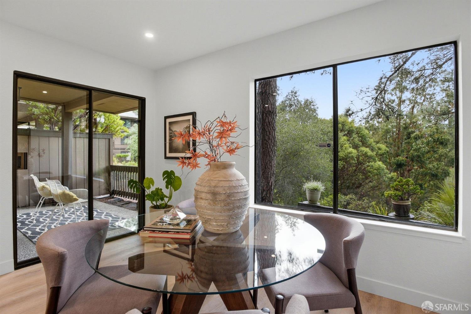 Detail Gallery Image 7 of 44 For 3355 Brittan Ave #4,  San Carlos,  CA 94070 - 2 Beds | 2 Baths