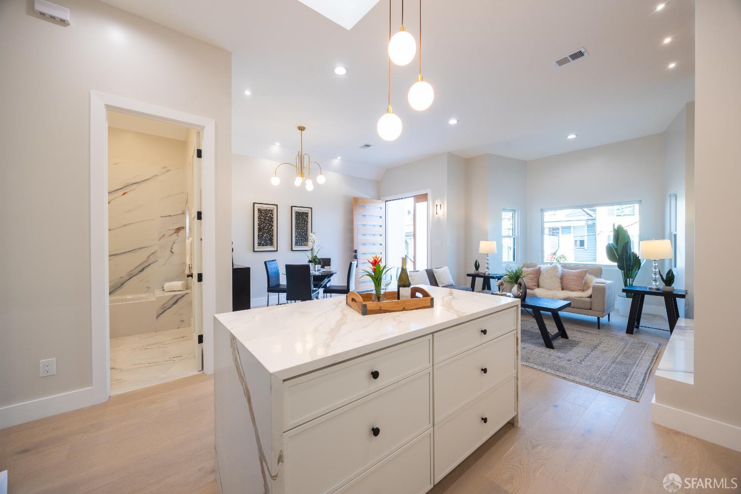 Detail Gallery Image 11 of 60 For 1080 Hampshire St, San Francisco,  CA 94110 - 5 Beds | 4 Baths