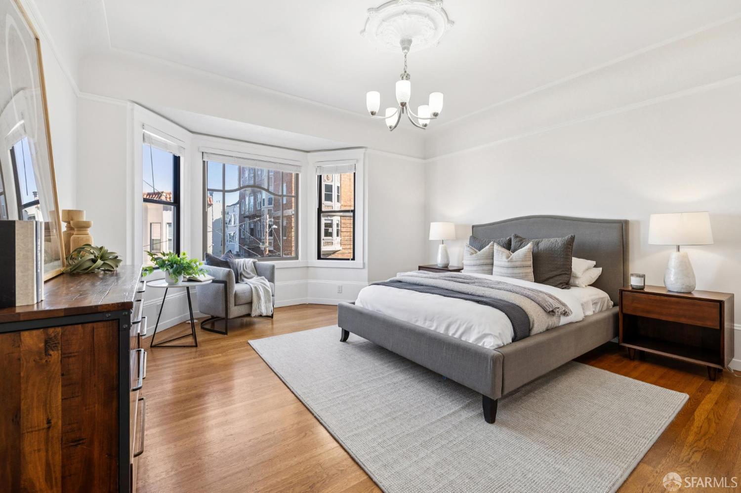 Detail Gallery Image 13 of 26 For 2929 Buchanan St, San Francisco,  CA 94123 - 2 Beds | 1 Baths