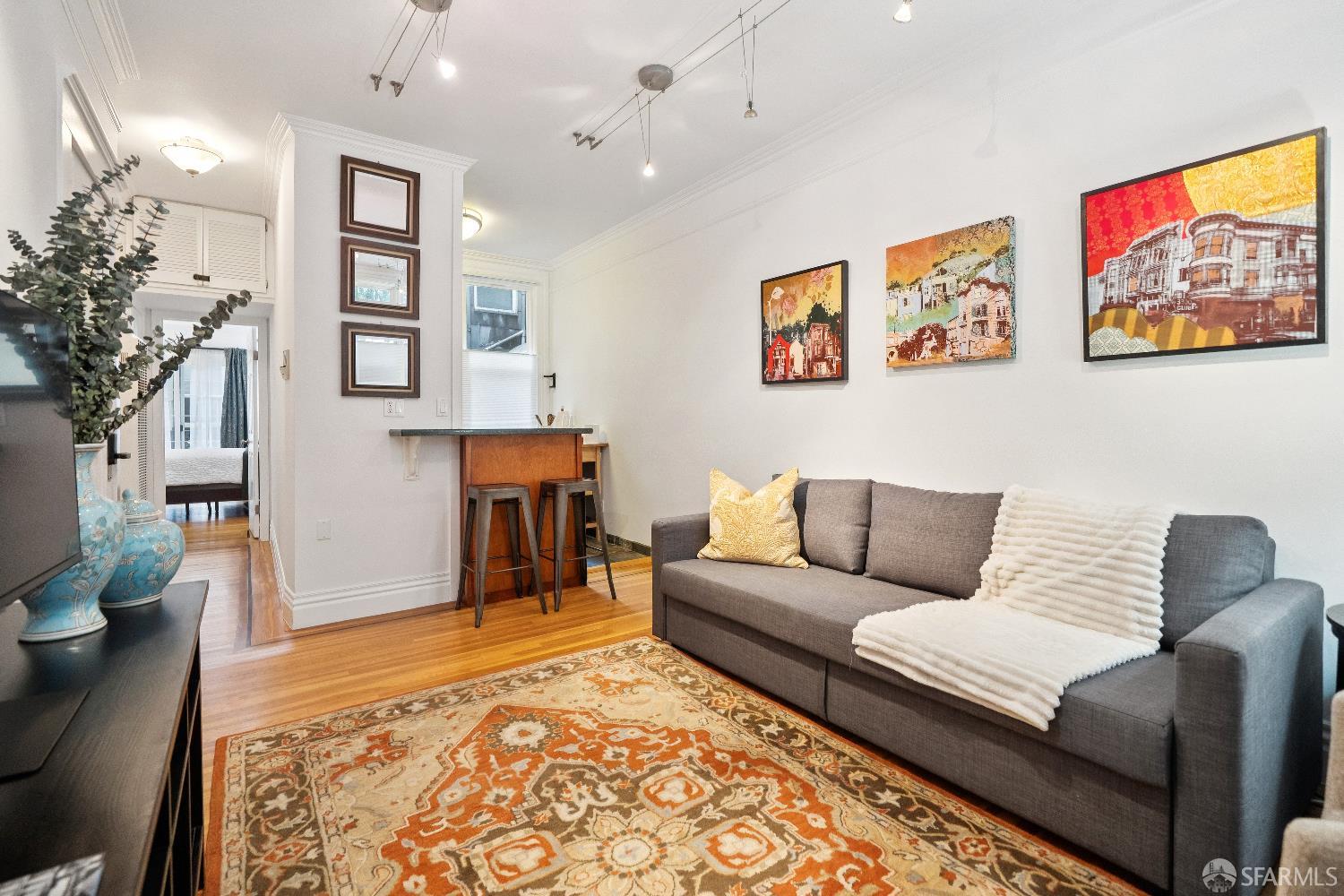 Photo #4: 426097602 Listing: Photo #4