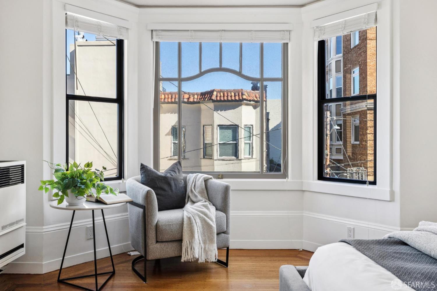 Detail Gallery Image 15 of 26 For 2929 Buchanan St, San Francisco,  CA 94123 - 2 Beds | 1 Baths