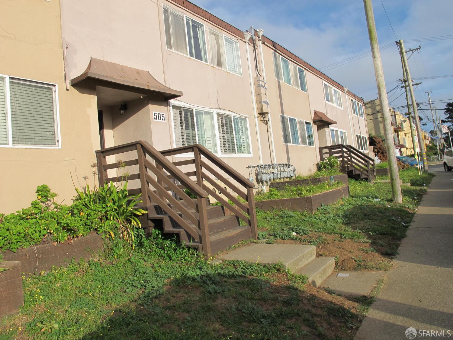 Browse active condo listings in DALY CITY