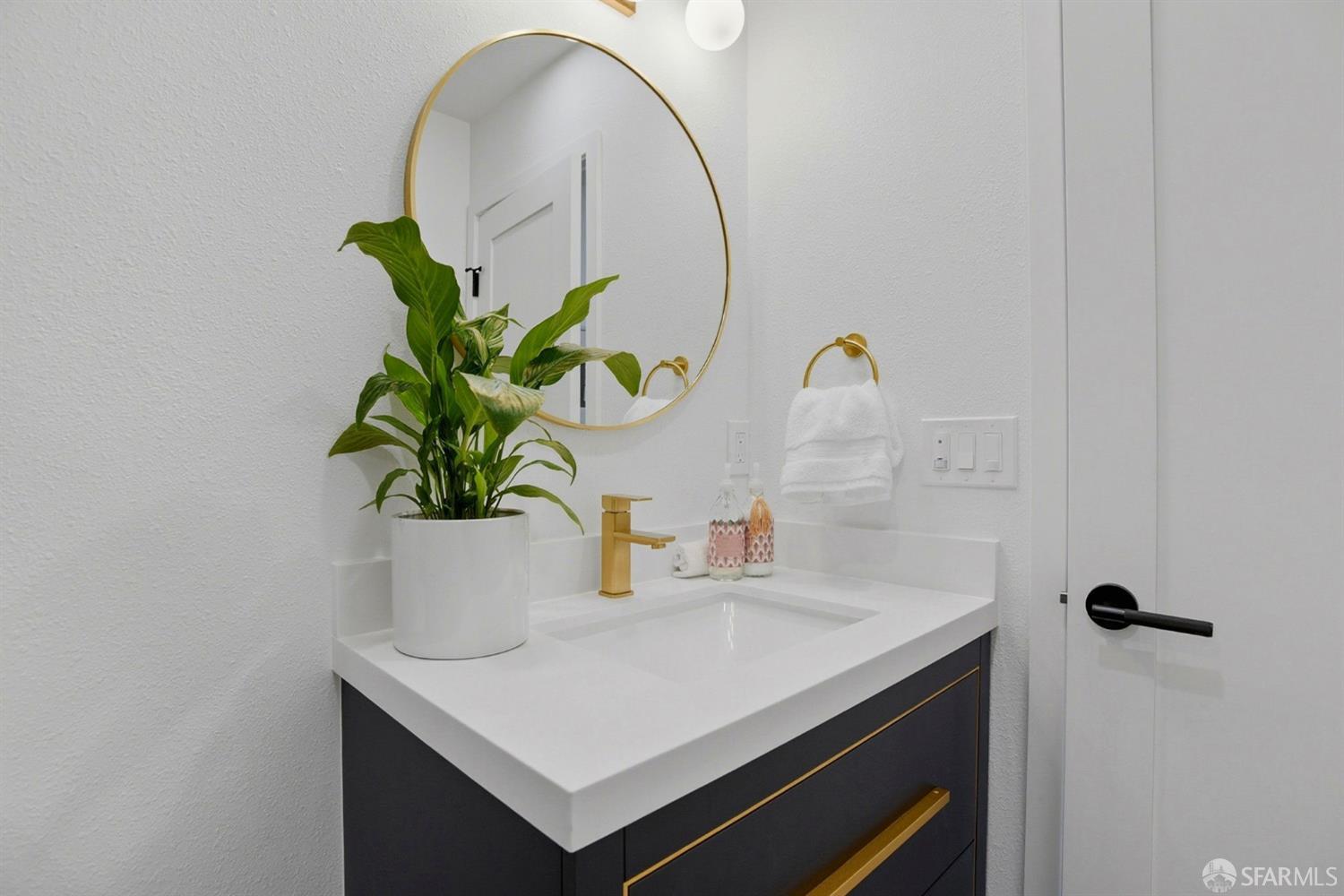 Detail Gallery Image 30 of 44 For 3355 Brittan Ave #4,  San Carlos,  CA 94070 - 2 Beds | 2 Baths