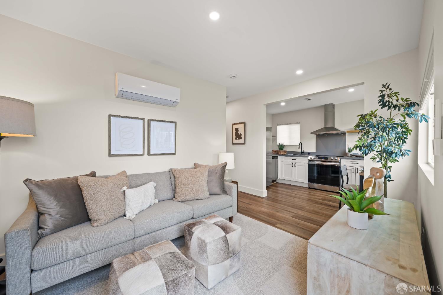 Detail Gallery Image 22 of 28 For 914 44th St, Oakland,  CA 94608 - 4 Beds | 3 Baths