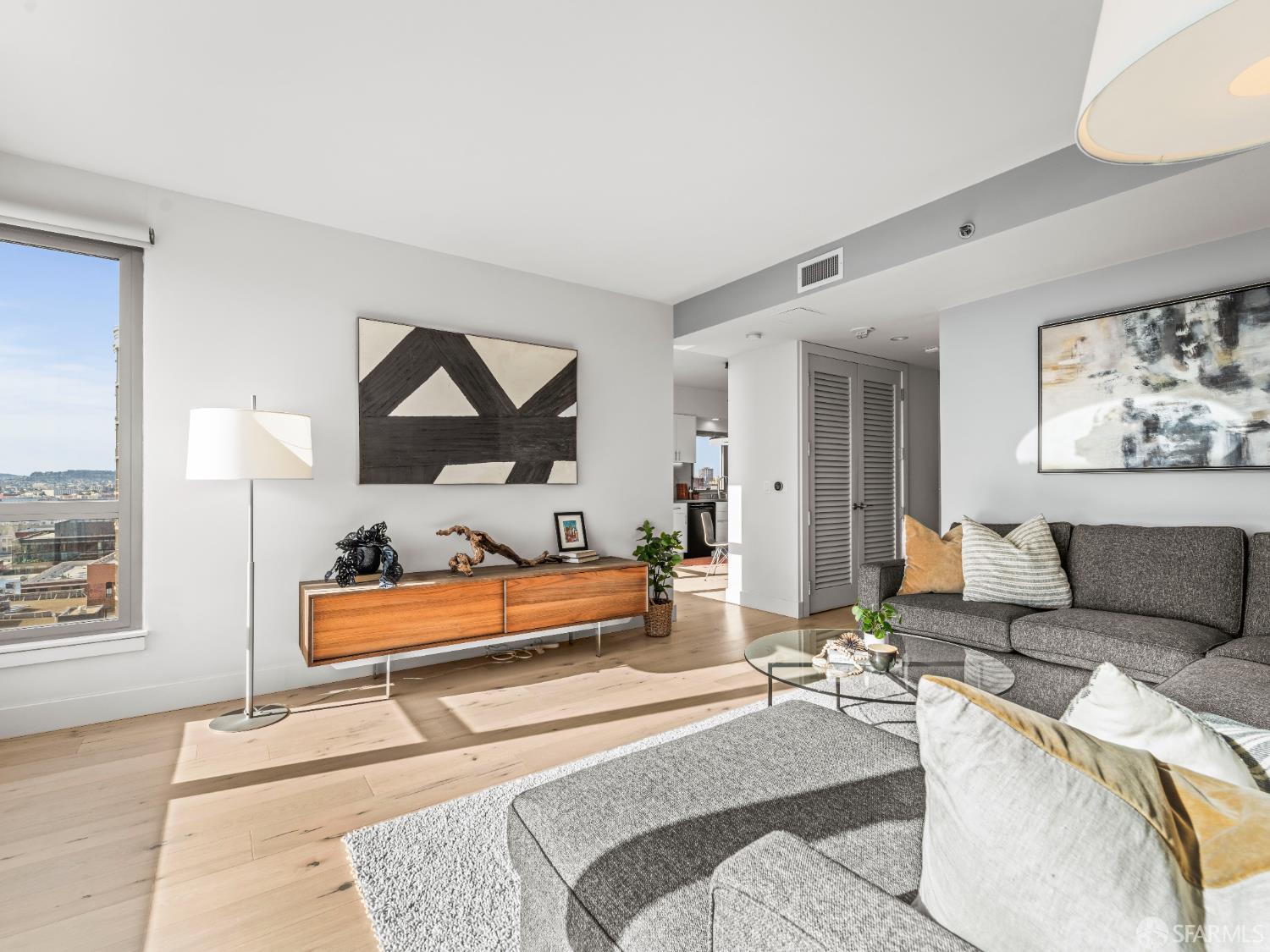 Detail Gallery Image 3 of 43 For 219 Brannan St 16k,  San Francisco,  CA 94107 - 2 Beds | 2 Baths