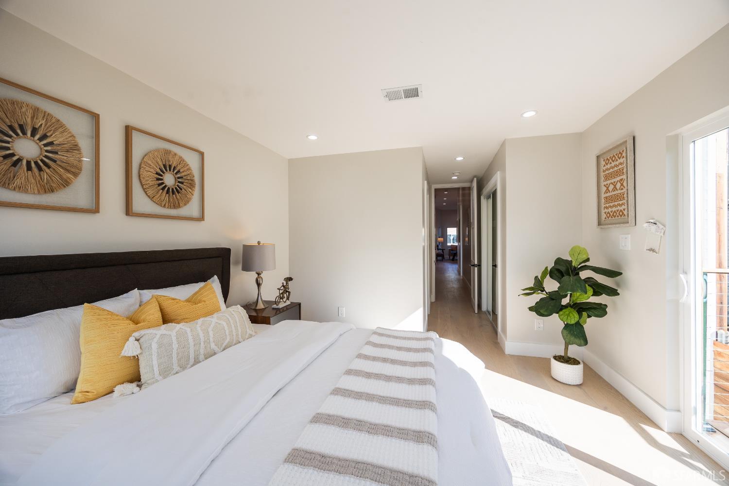 Detail Gallery Image 19 of 60 For 1080 Hampshire St, San Francisco,  CA 94110 - 5 Beds | 4 Baths