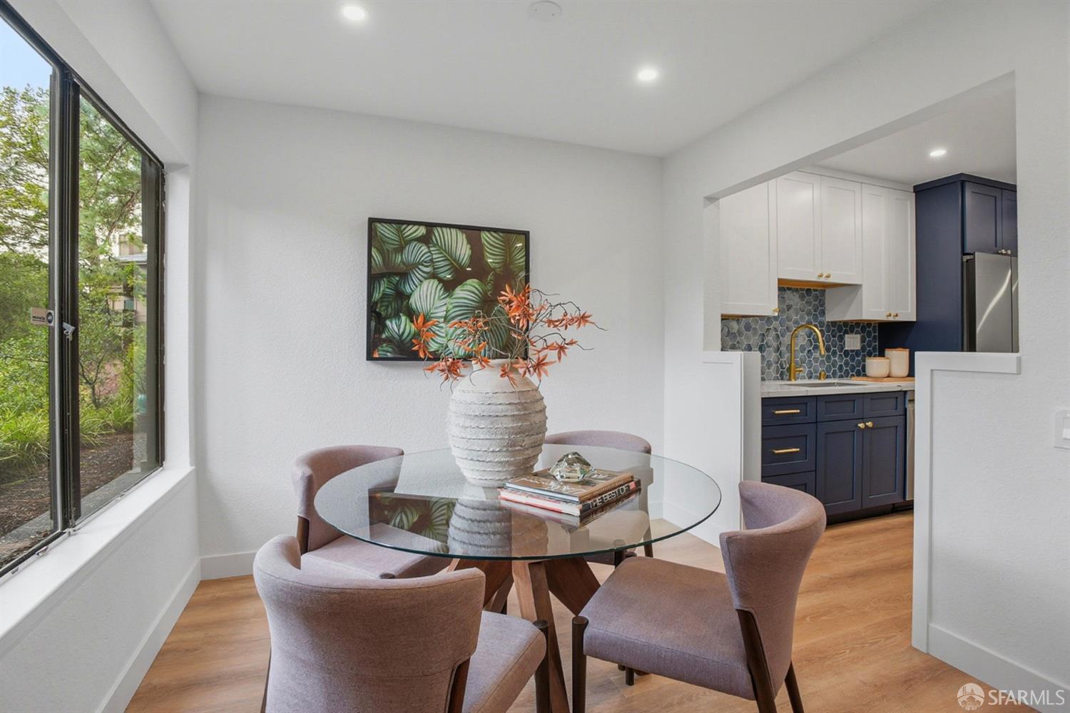 Detail Gallery Image 9 of 44 For 3355 Brittan Ave #4,  San Carlos,  CA 94070 - 2 Beds | 2 Baths