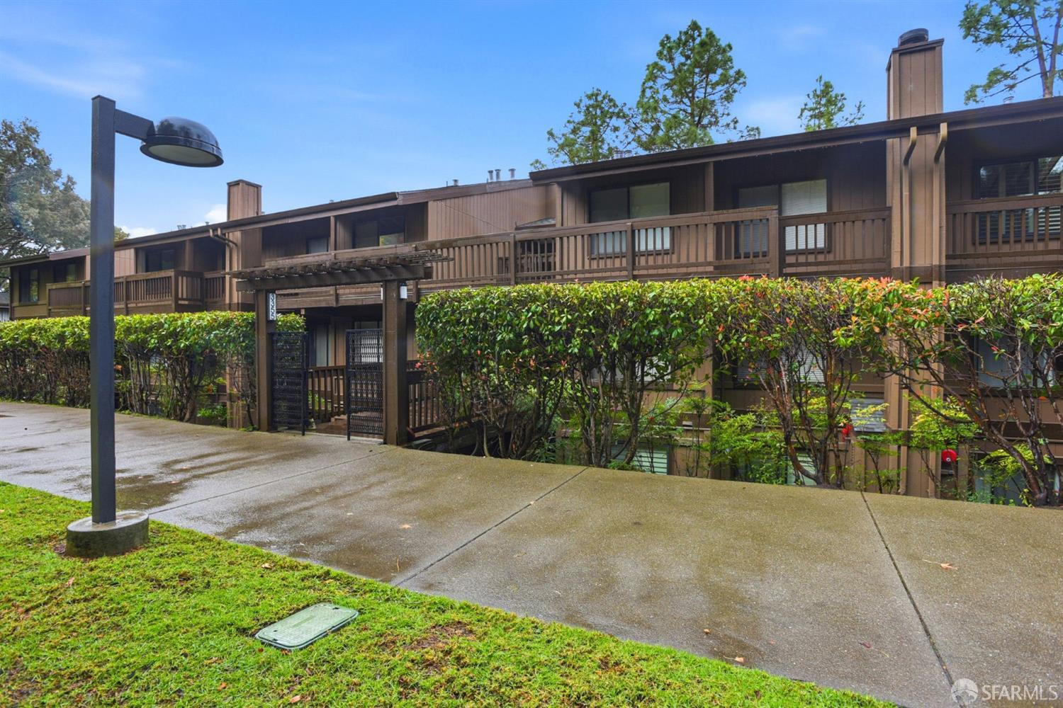 Detail Gallery Image 41 of 44 For 3355 Brittan Ave #4,  San Carlos,  CA 94070 - 2 Beds | 2 Baths