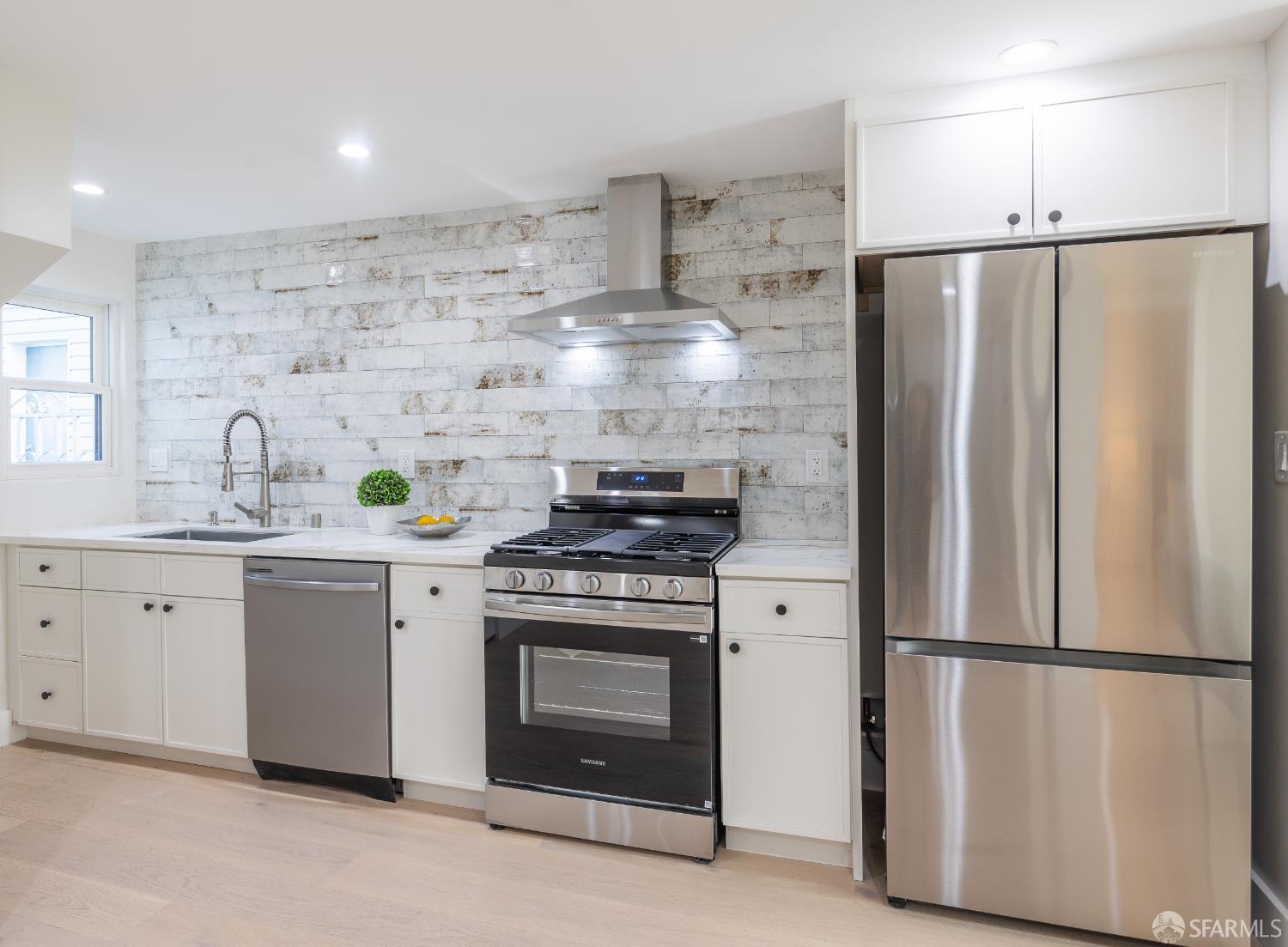 Detail Gallery Image 29 of 60 For 1080 Hampshire St, San Francisco,  CA 94110 - 5 Beds | 4 Baths