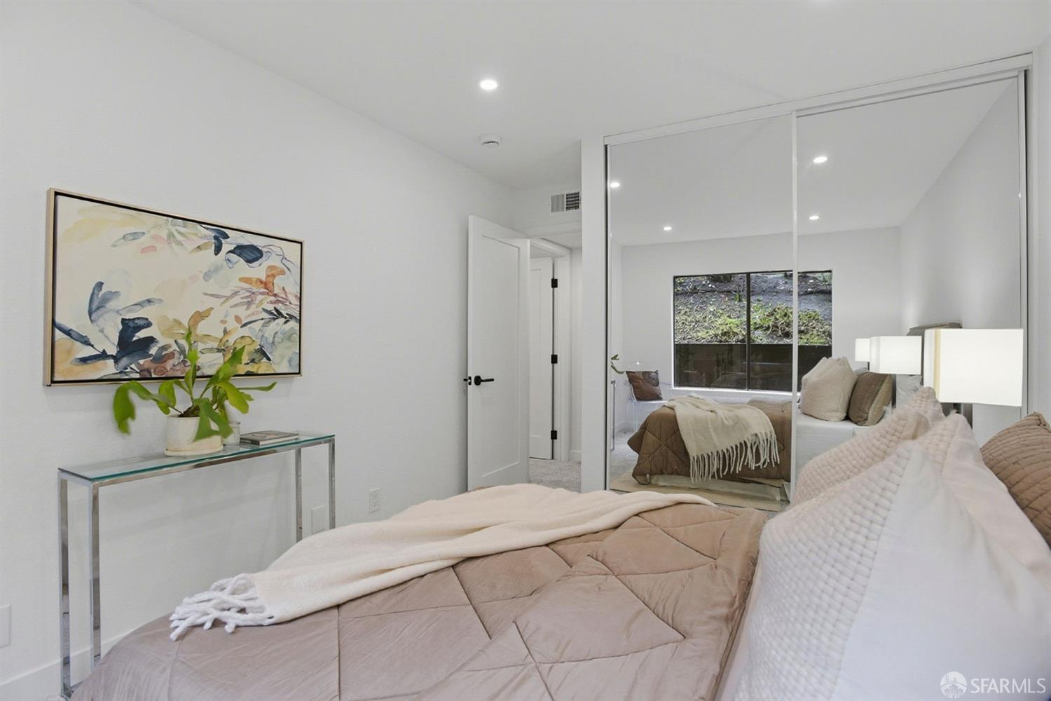 Detail Gallery Image 27 of 44 For 3355 Brittan Ave #4,  San Carlos,  CA 94070 - 2 Beds | 2 Baths