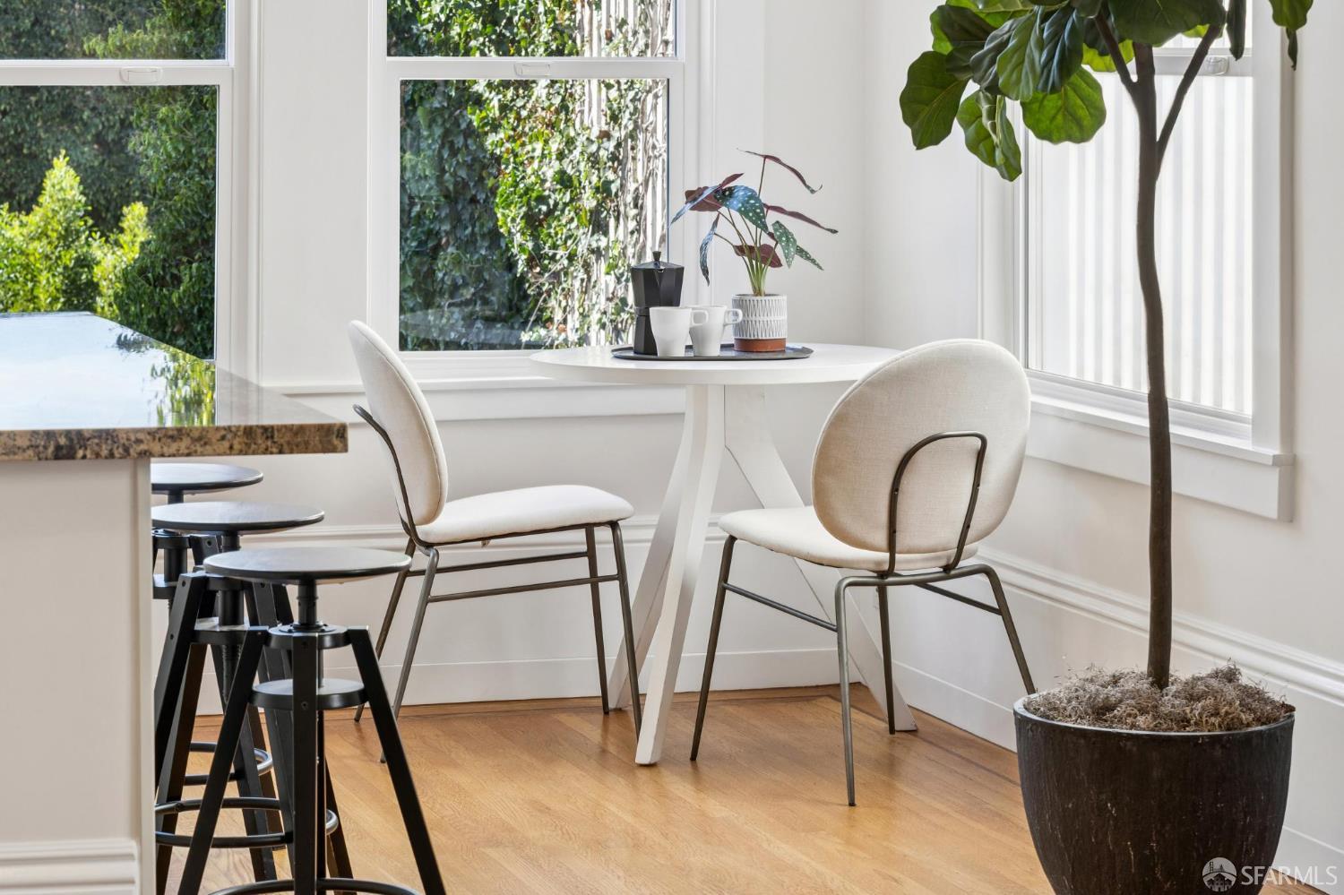 Detail Gallery Image 5 of 26 For 2929 Buchanan St, San Francisco,  CA 94123 - 2 Beds | 1 Baths