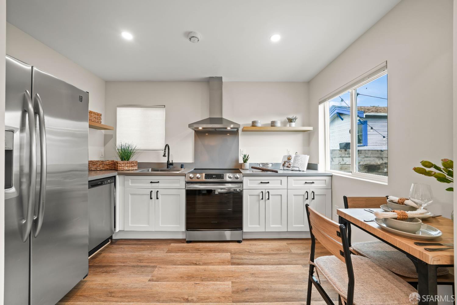 Detail Gallery Image 23 of 28 For 914 44th St, Oakland,  CA 94608 - 4 Beds | 3 Baths