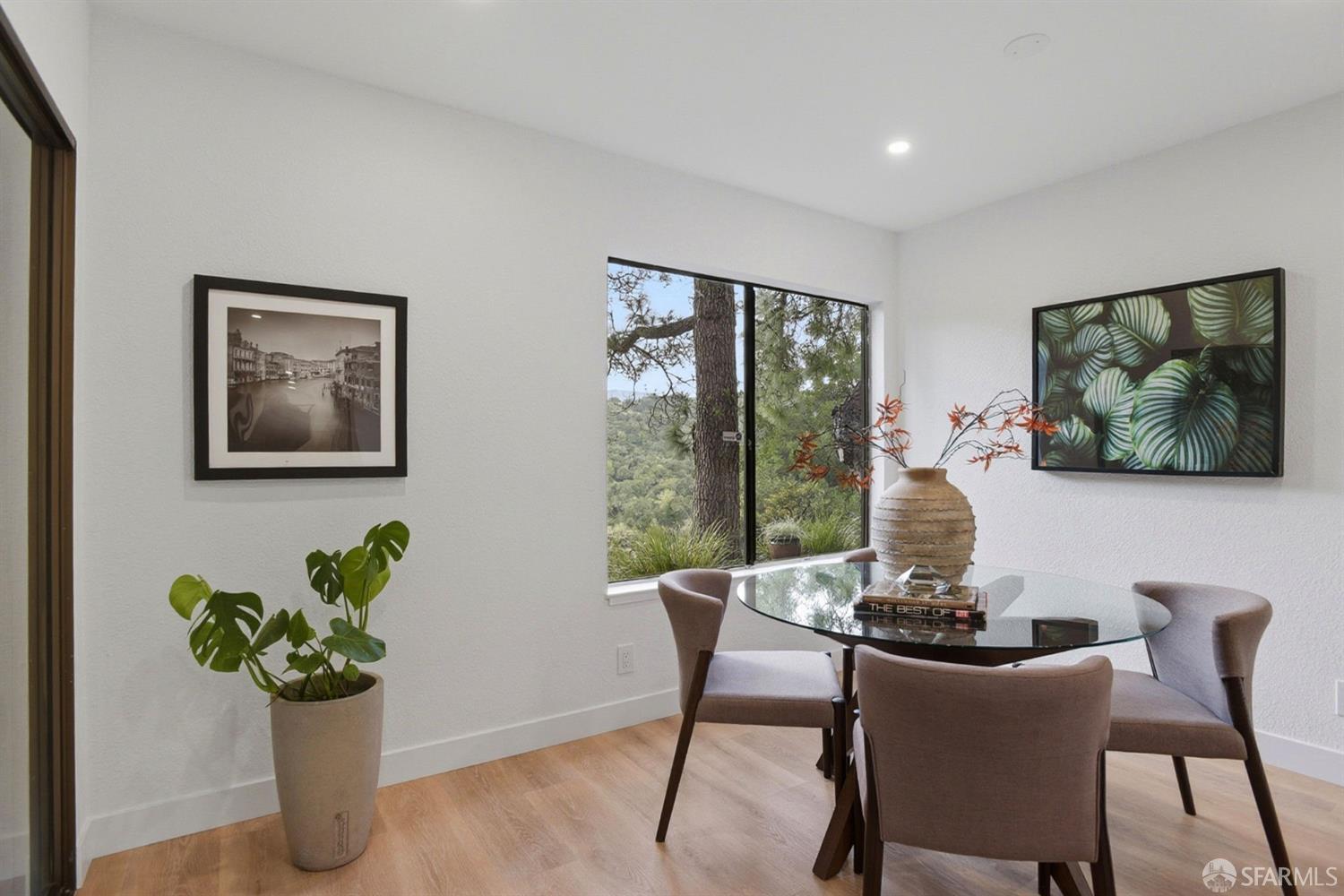 Detail Gallery Image 14 of 44 For 3355 Brittan Ave #4,  San Carlos,  CA 94070 - 2 Beds | 2 Baths