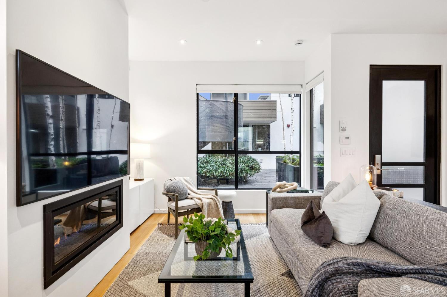 Photo #7: 426103501 Listing: Photo #7