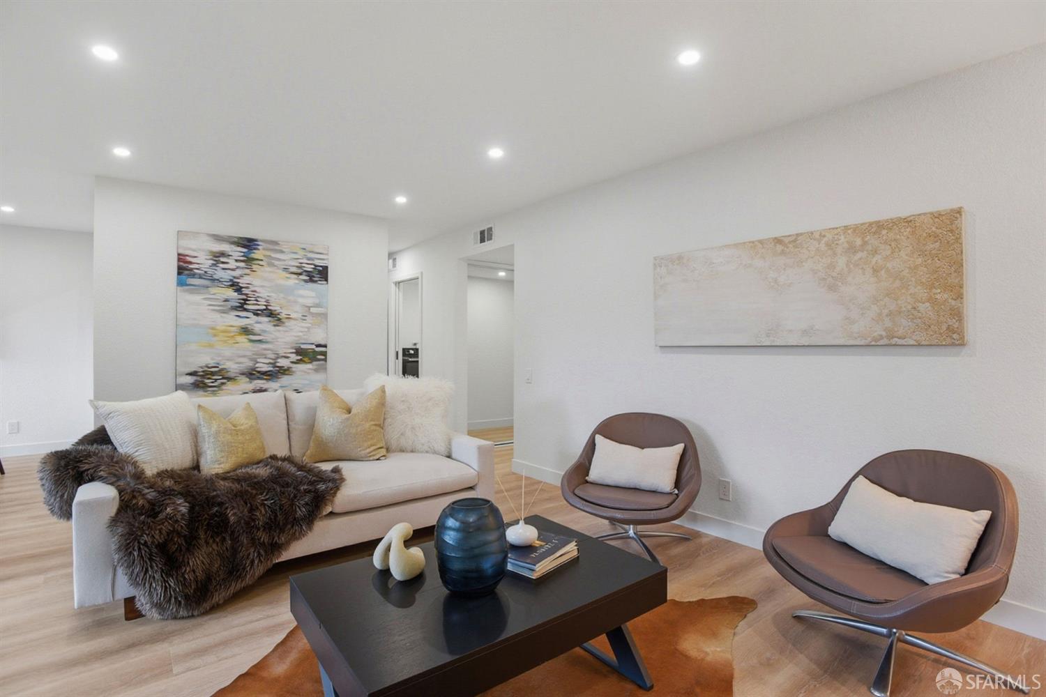 Detail Gallery Image 4 of 44 For 3355 Brittan Ave #4,  San Carlos,  CA 94070 - 2 Beds | 2 Baths