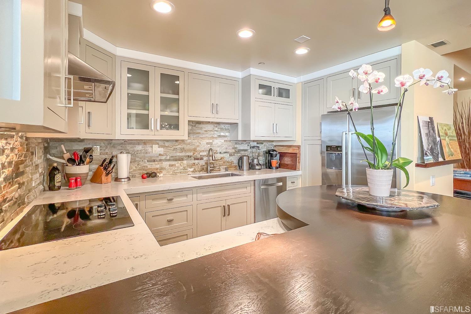 Detail Gallery Image 8 of 29 For 333 Bush St #3801,  San Francisco,  CA 94104 - 2 Beds | 2 Baths