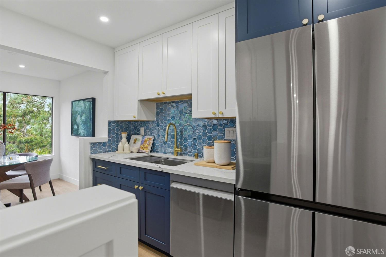 Detail Gallery Image 12 of 44 For 3355 Brittan Ave #4,  San Carlos,  CA 94070 - 2 Beds | 2 Baths