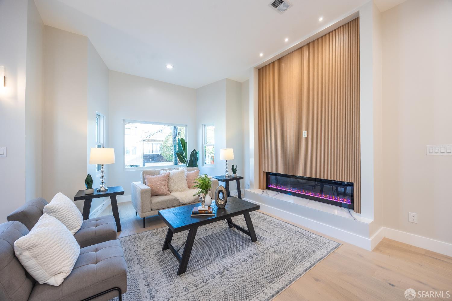 Detail Gallery Image 7 of 60 For 1080 Hampshire St, San Francisco,  CA 94110 - 5 Beds | 4 Baths