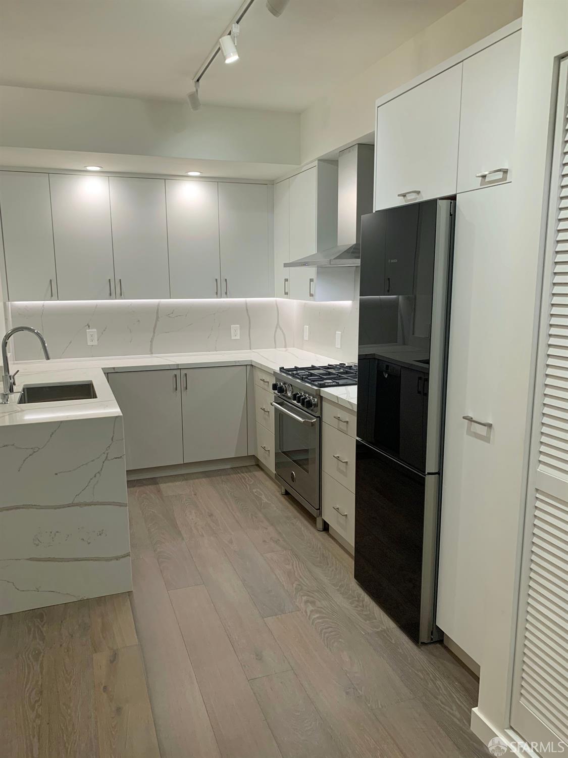 Detail Gallery Image 12 of 32 For 349 Fillmore St, San Francisco,  CA 94117 - – Beds | – Baths