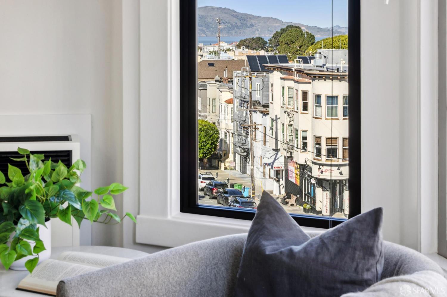 Detail Gallery Image 16 of 26 For 2929 Buchanan St, San Francisco,  CA 94123 - 2 Beds | 1 Baths