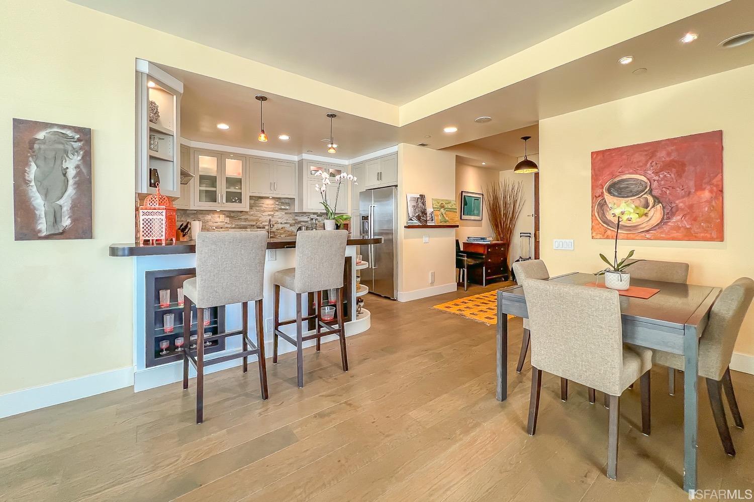 Detail Gallery Image 2 of 29 For 333 Bush St #3801,  San Francisco,  CA 94104 - 2 Beds | 2 Baths