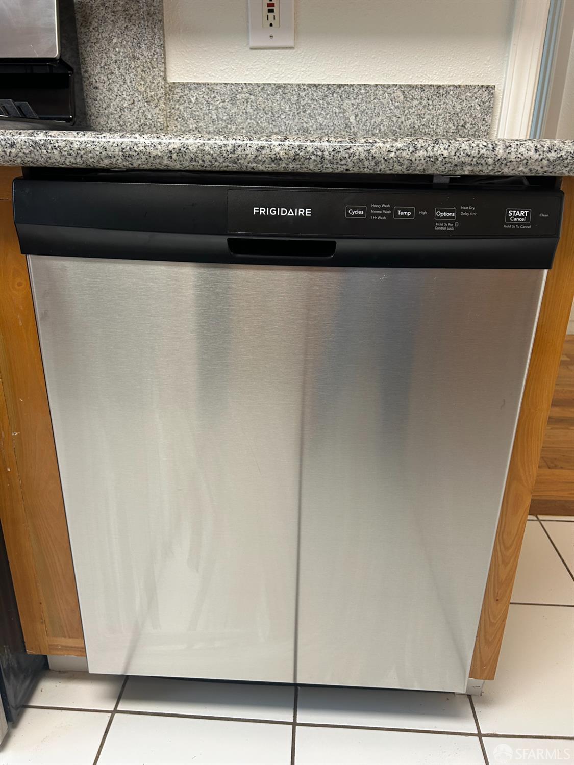 Detail Gallery Image 14 of 37 For 255 Molimo Dr, San Francisco,  CA 94127 - 5 Beds | 2 Baths