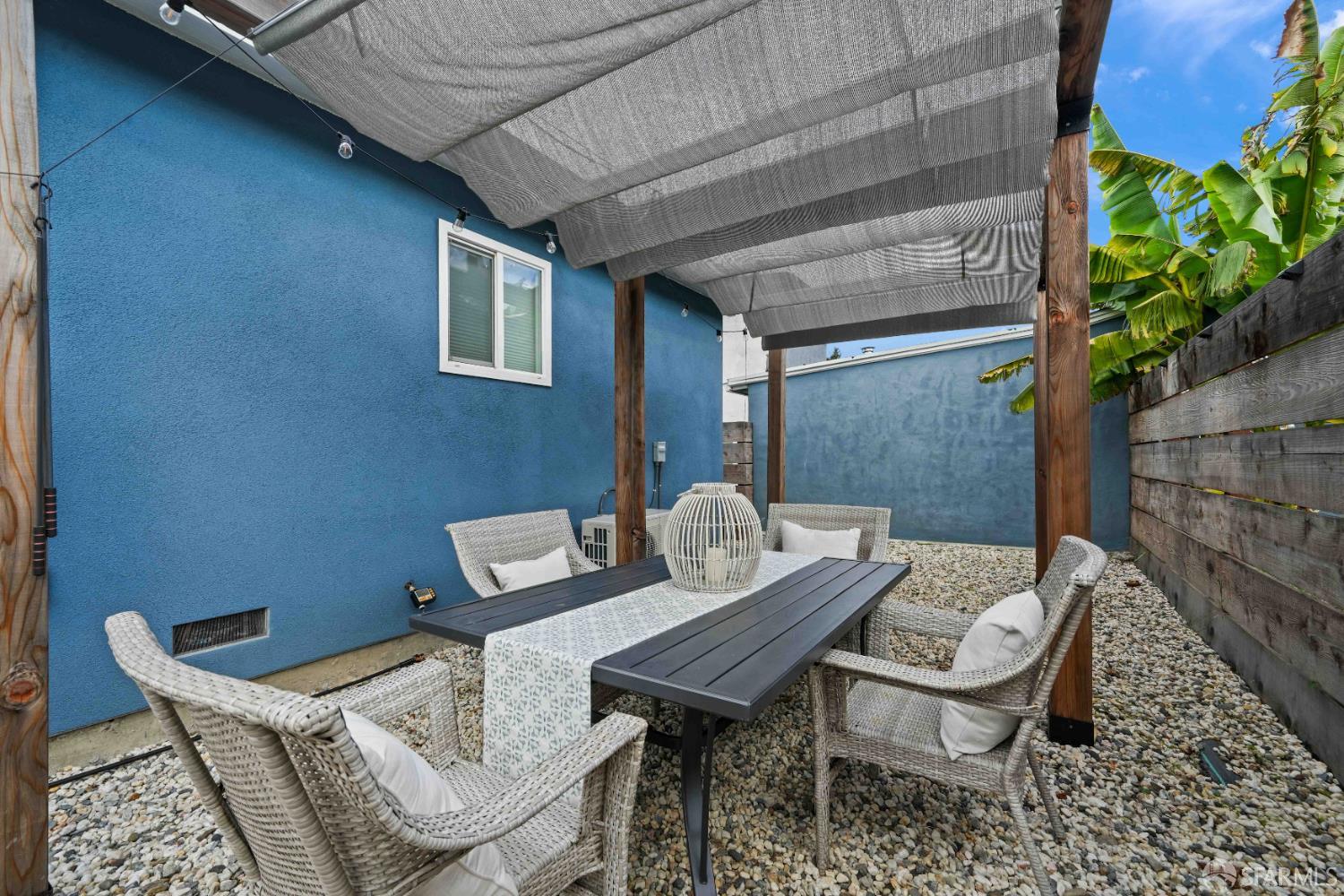 Detail Gallery Image 19 of 28 For 914 44th St, Oakland,  CA 94608 - 4 Beds | 3 Baths