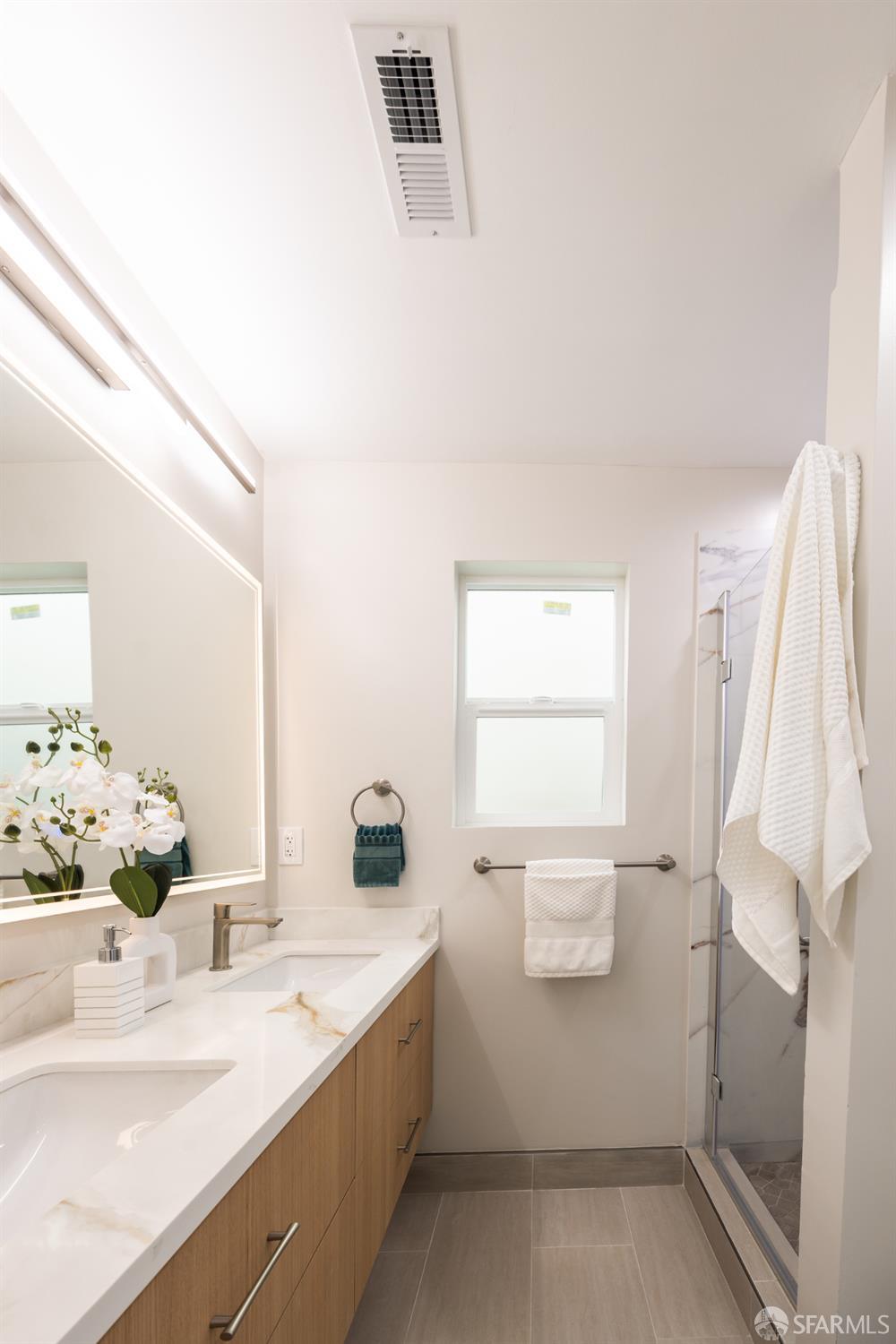 Detail Gallery Image 24 of 60 For 1080 Hampshire St, San Francisco,  CA 94110 - 5 Beds | 4 Baths