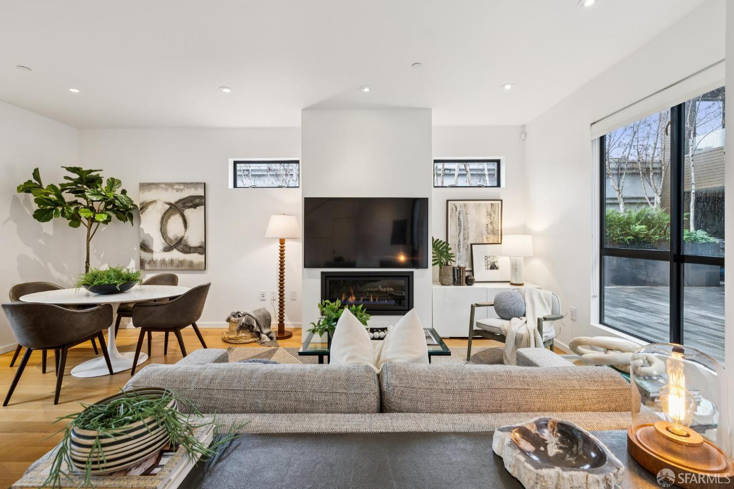 Photo #4: 426103501 Listing: Photo #4