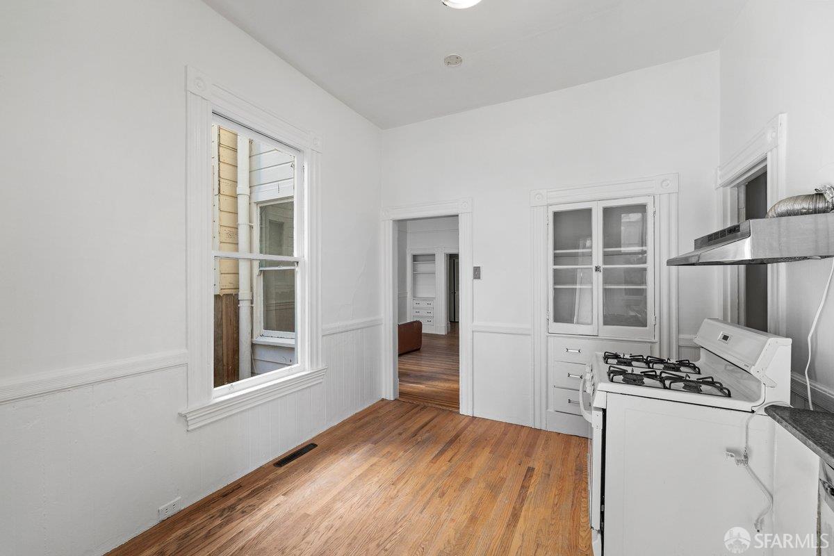 Detail Gallery Image 12 of 16 For 1016 Noe St, San Francisco,  CA 94114 - – Beds | – Baths